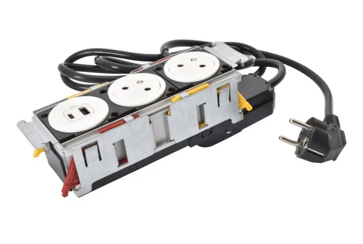 SK0379152-CZ20260306-083626-0-1772757396-pim-3264716_1 LEGRAND Blok DISQIN 2X2P+T USB A+C bílý zásuvkový Trendový